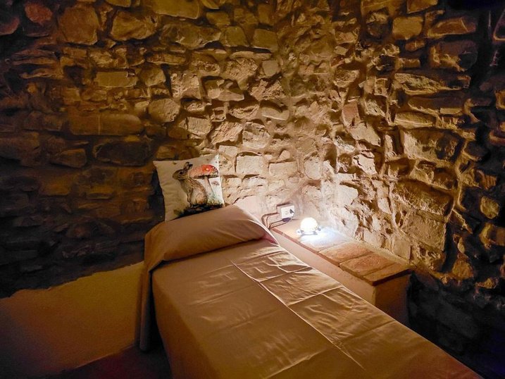 La stanza nella roccia di sera
