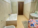 Bagno con vasca e bidet